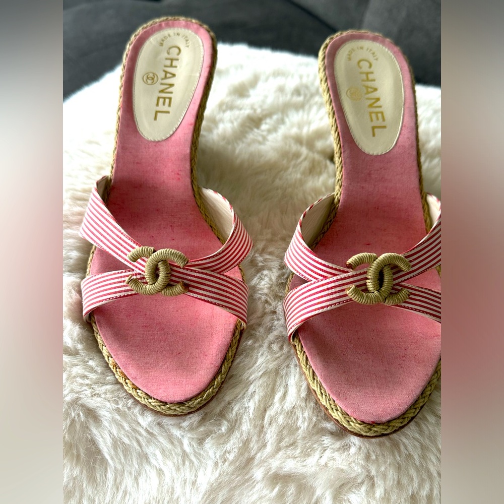 Chanel beautiful sandals.